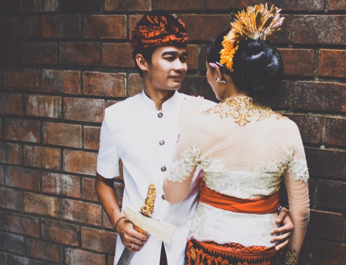 Balinese wedding hindu ceremony bali traditional blessing gusmank foto credit photography